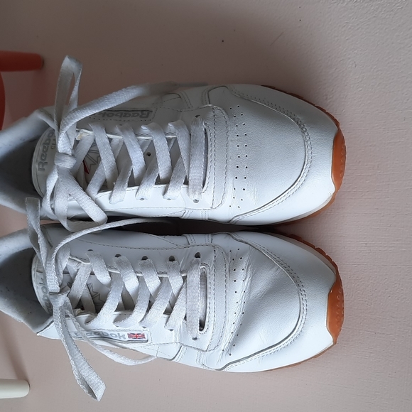 Classic Reebok Sneakers - Picture 3 of 11